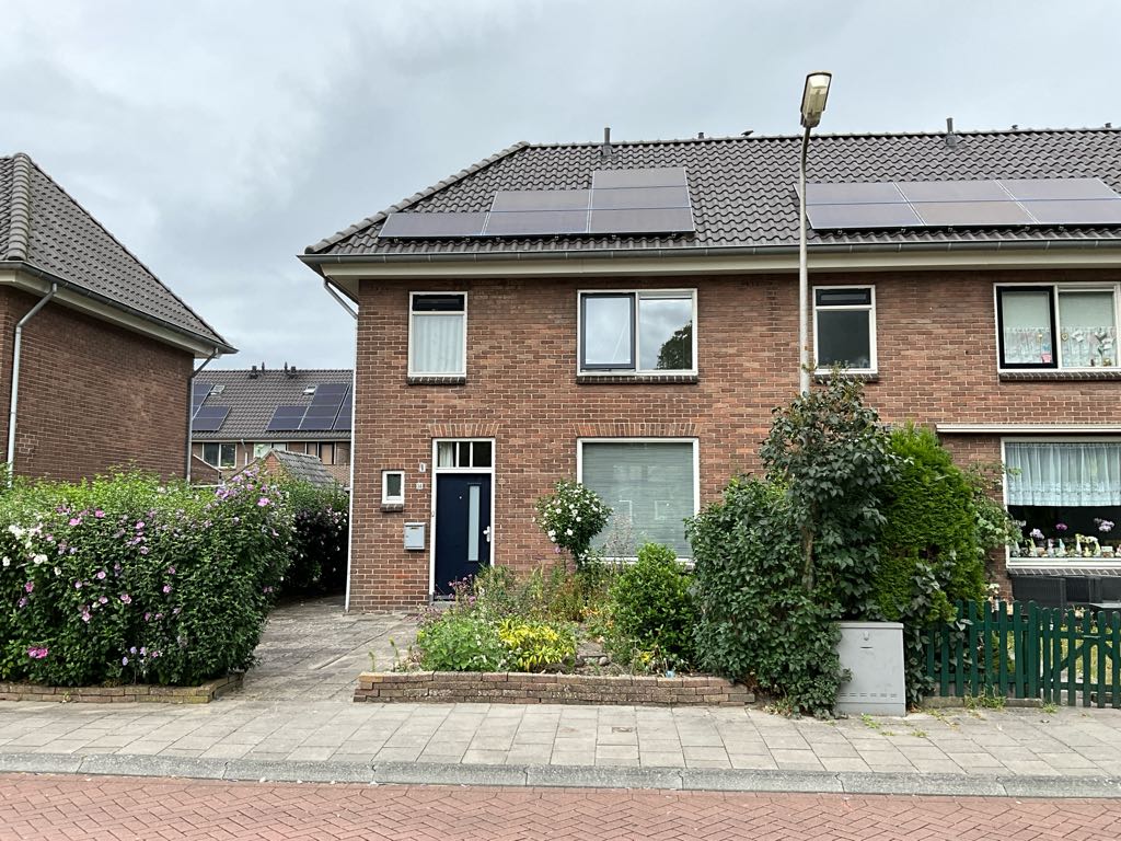 Hoekwoning te huur: Resedastraat 58, Bloemenbuurt Meppel