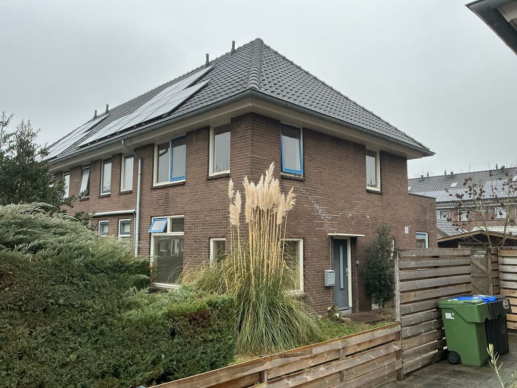 Hoekwoning te huur: Rozenstraat 51, Bloemenbuurt Meppel