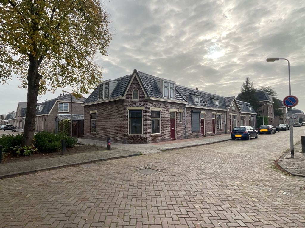 Hoekwoning te huur: Wilhelminastraat 1, Oost Hoogeveen